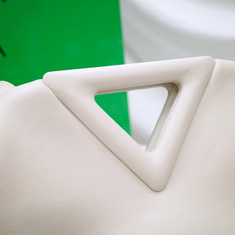 Tntwear - Triangle Shoulder Bag Milk