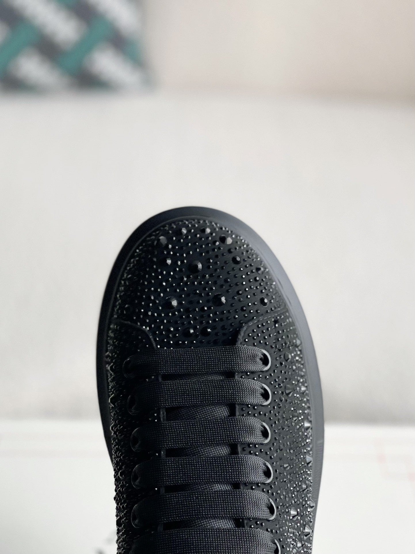 Alexander McQueen Oversized Sneaker in Black/crystal