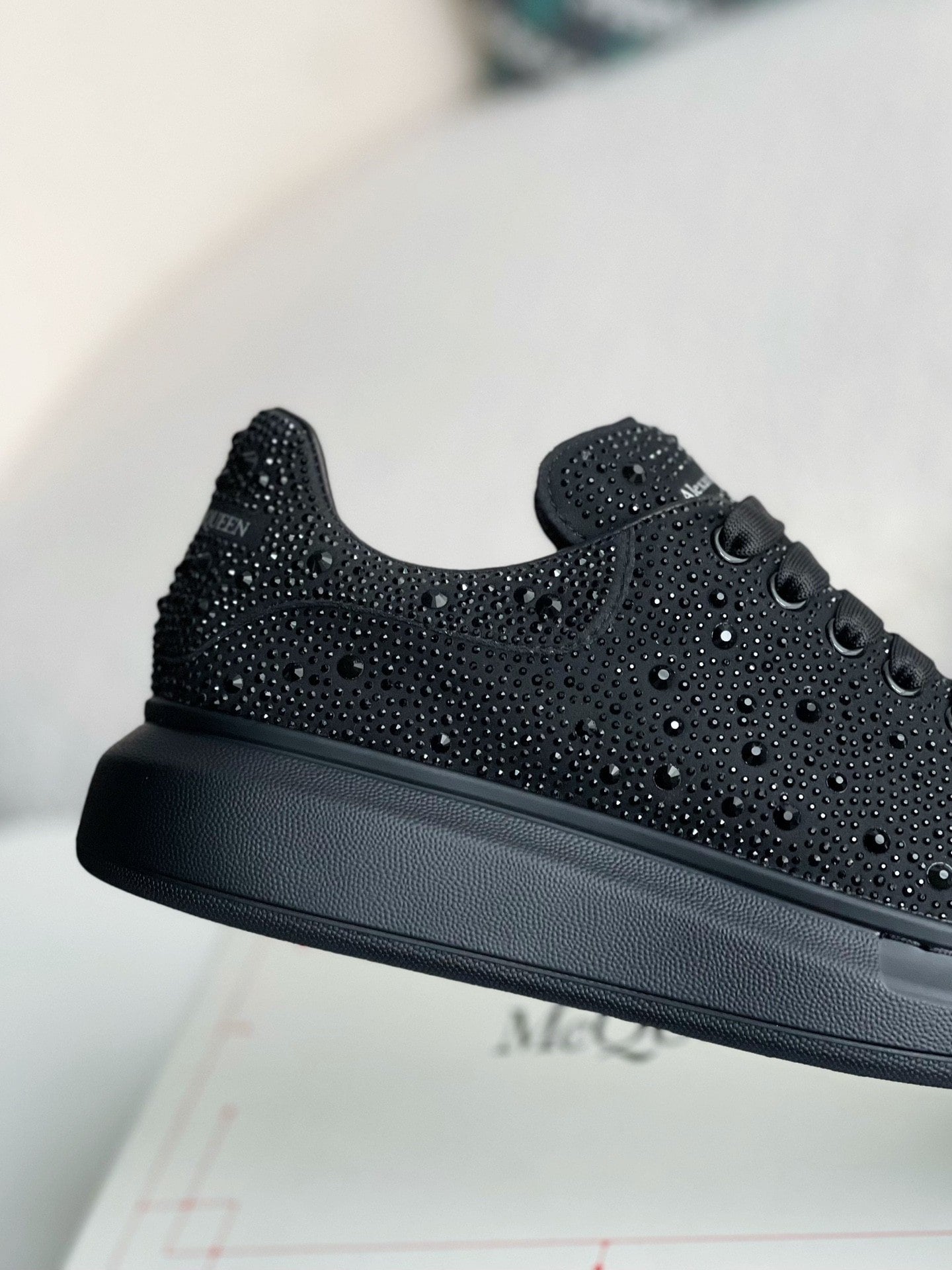 Alexander McQueen Oversized Sneaker in Black/crystal