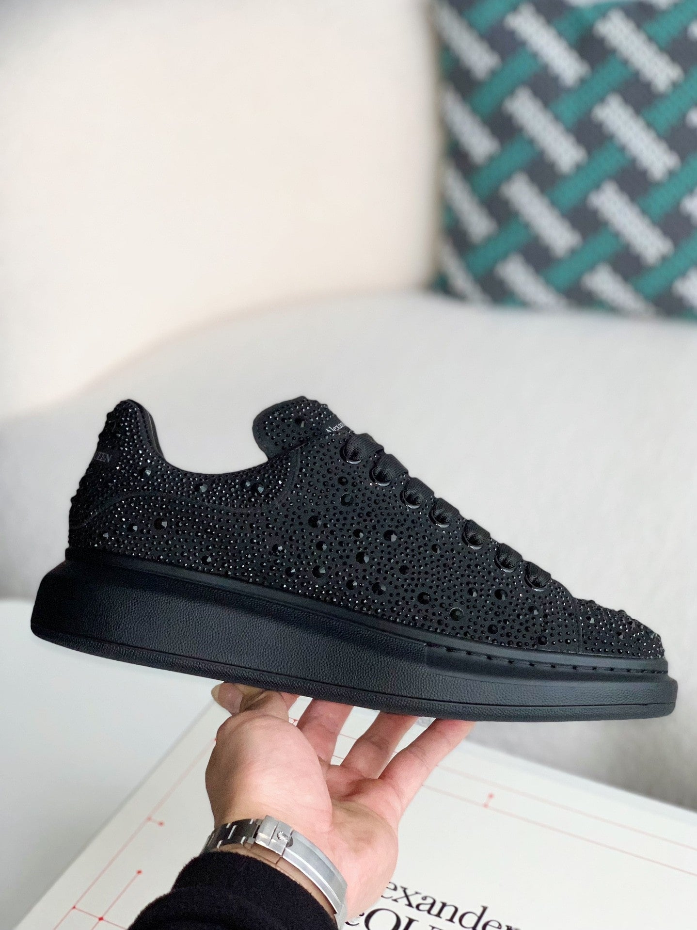 Alexander McQueen Oversized Sneaker in Black/crystal