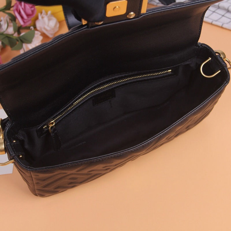 Tntwear - Baguette Nappa Shoulder Bag Black