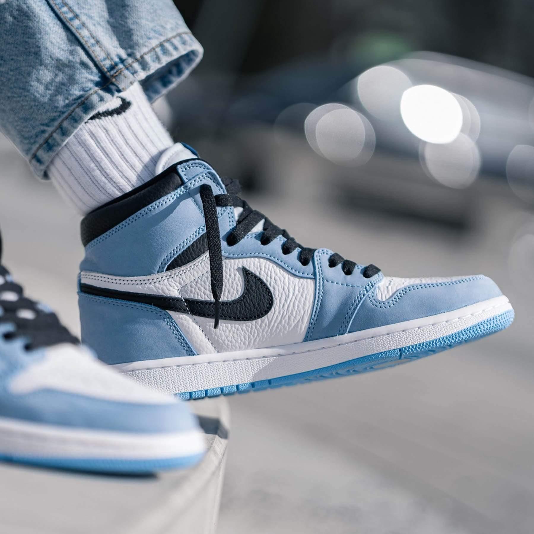 Air Jordan 1 Retro High OG 'University Blue' - tntwear1