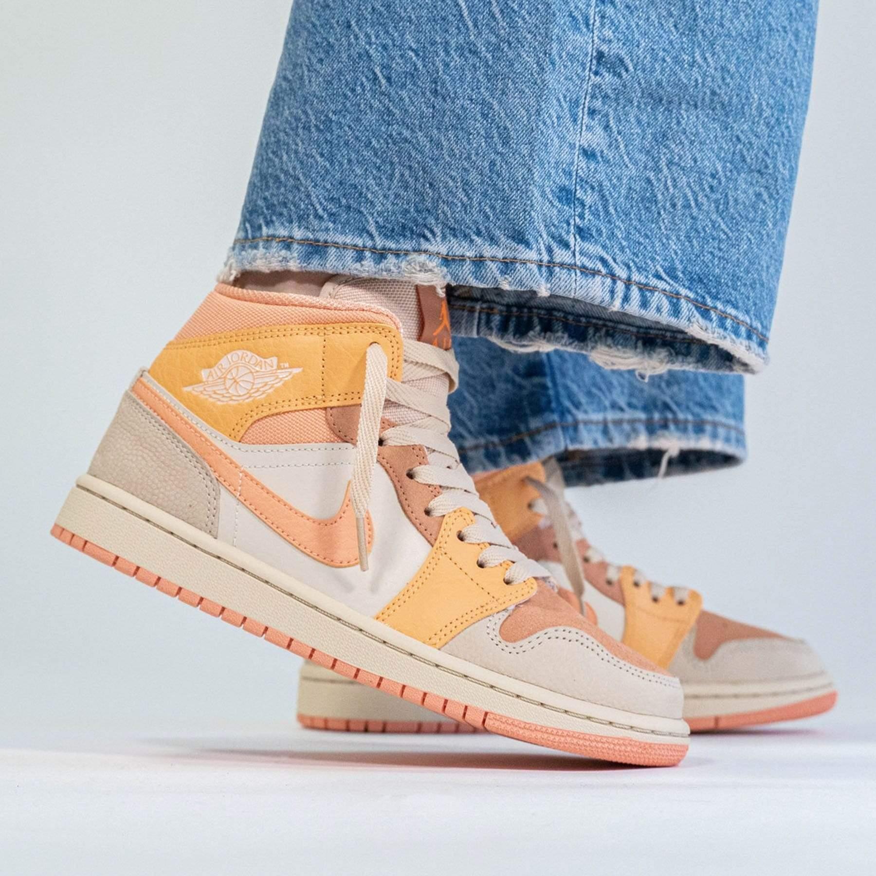 Air Jordan 1 Wmns Mid 'Apricot' - tntwear1