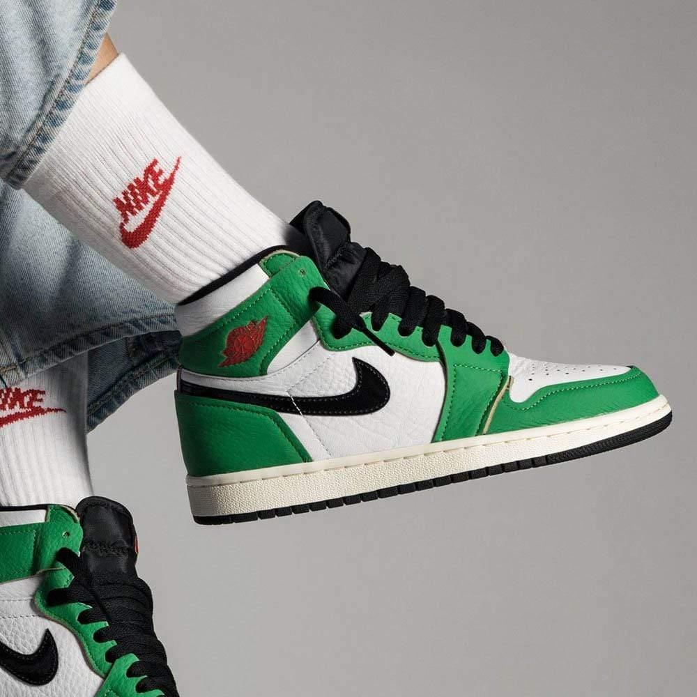 Air Jordan 1 Wmns Retro High OG 'Lucky Green' - tntwear1