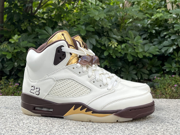 Air Jordan 5 Retro "Chocolate" Sneaker