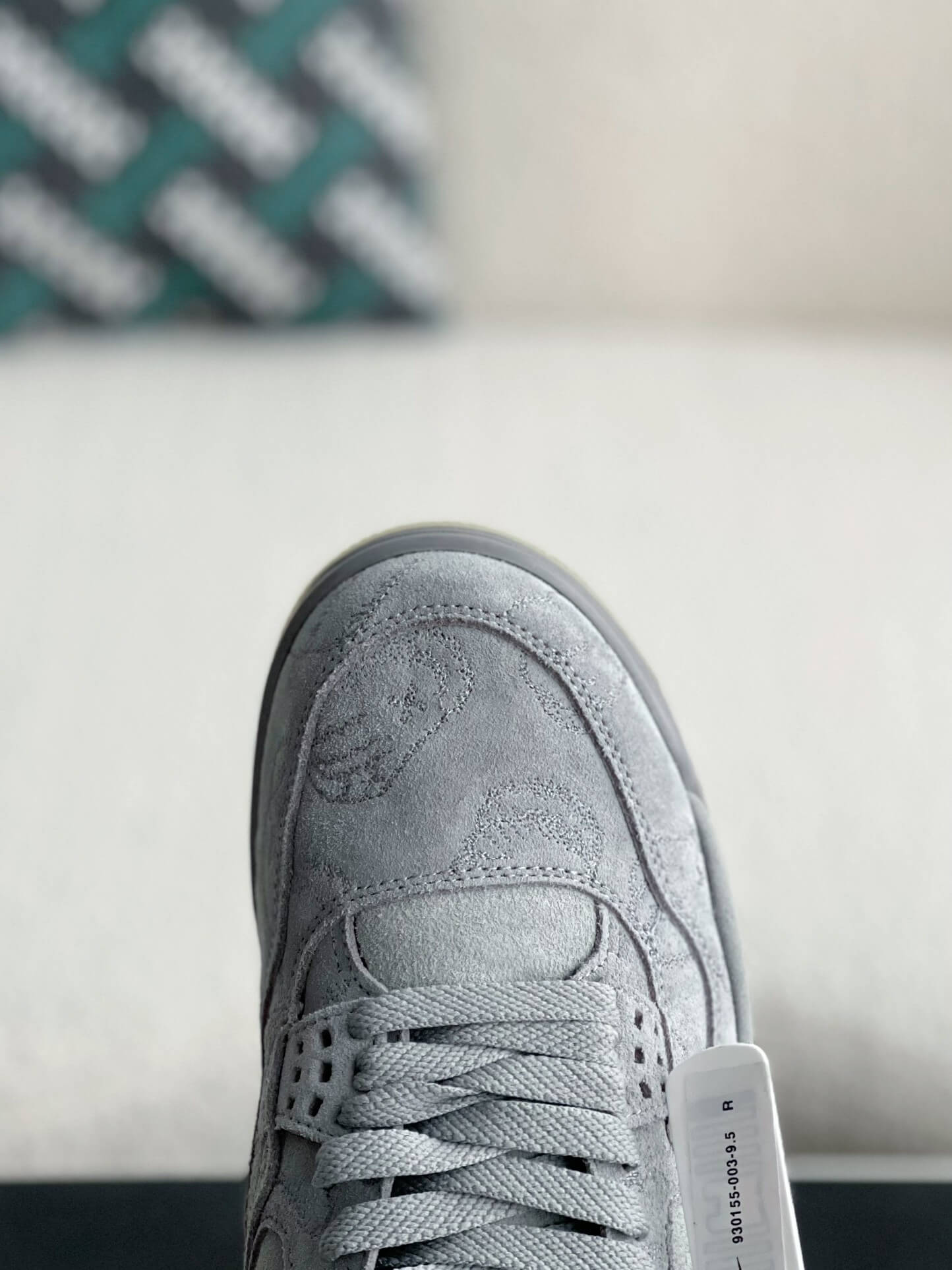 Air Jordan 4 Retro Suede Kaws  "Cool Grey"