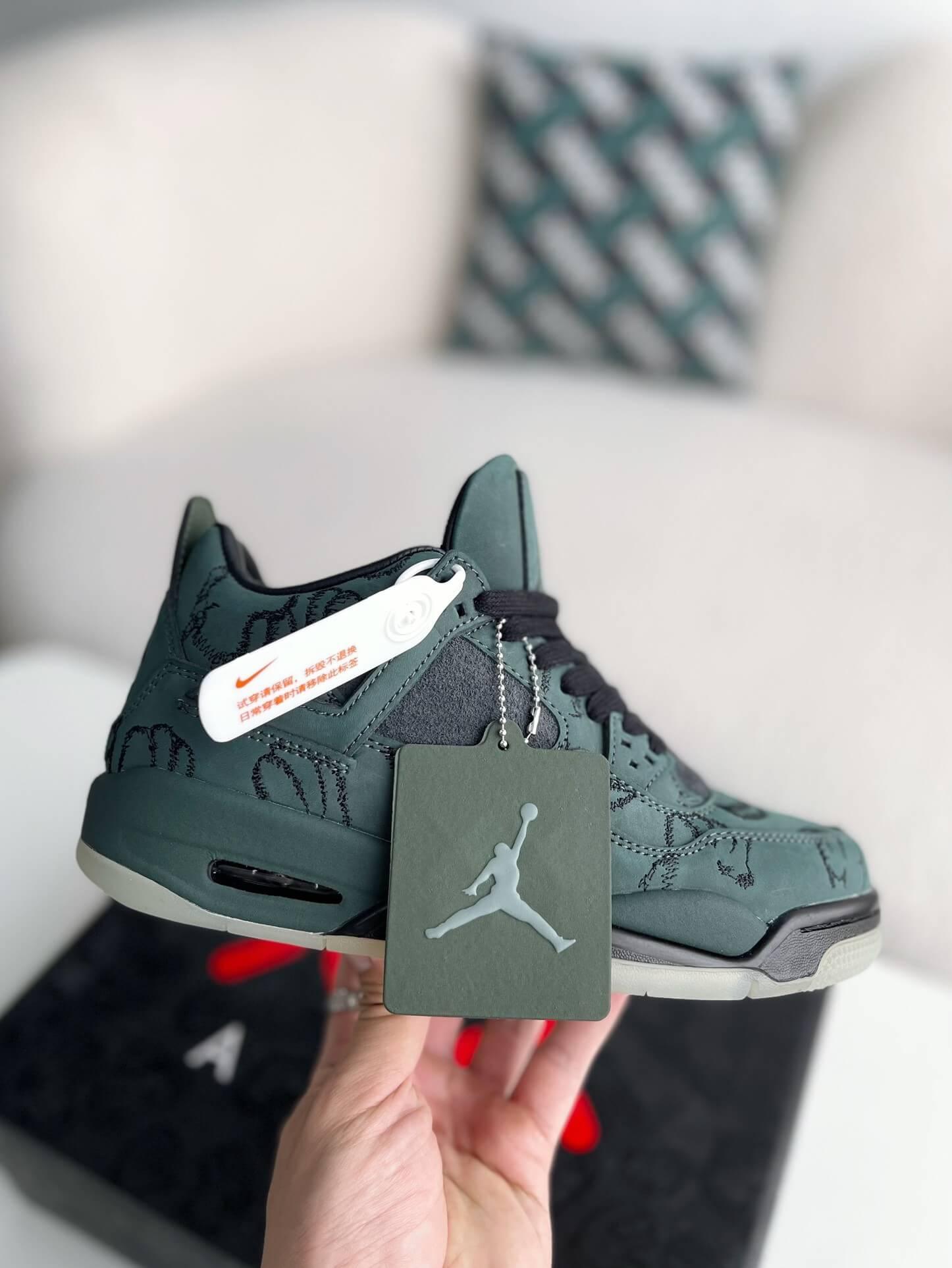 Air Jordan 4 Retro Kaws Custom Green - tntwear1