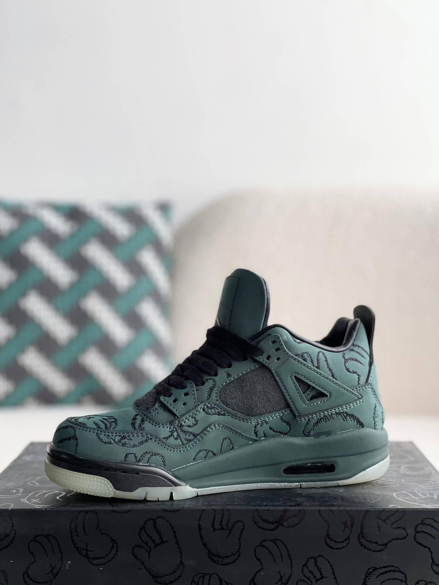 Air Jordan 4 Retro Kaws Custom Green - tntwear1