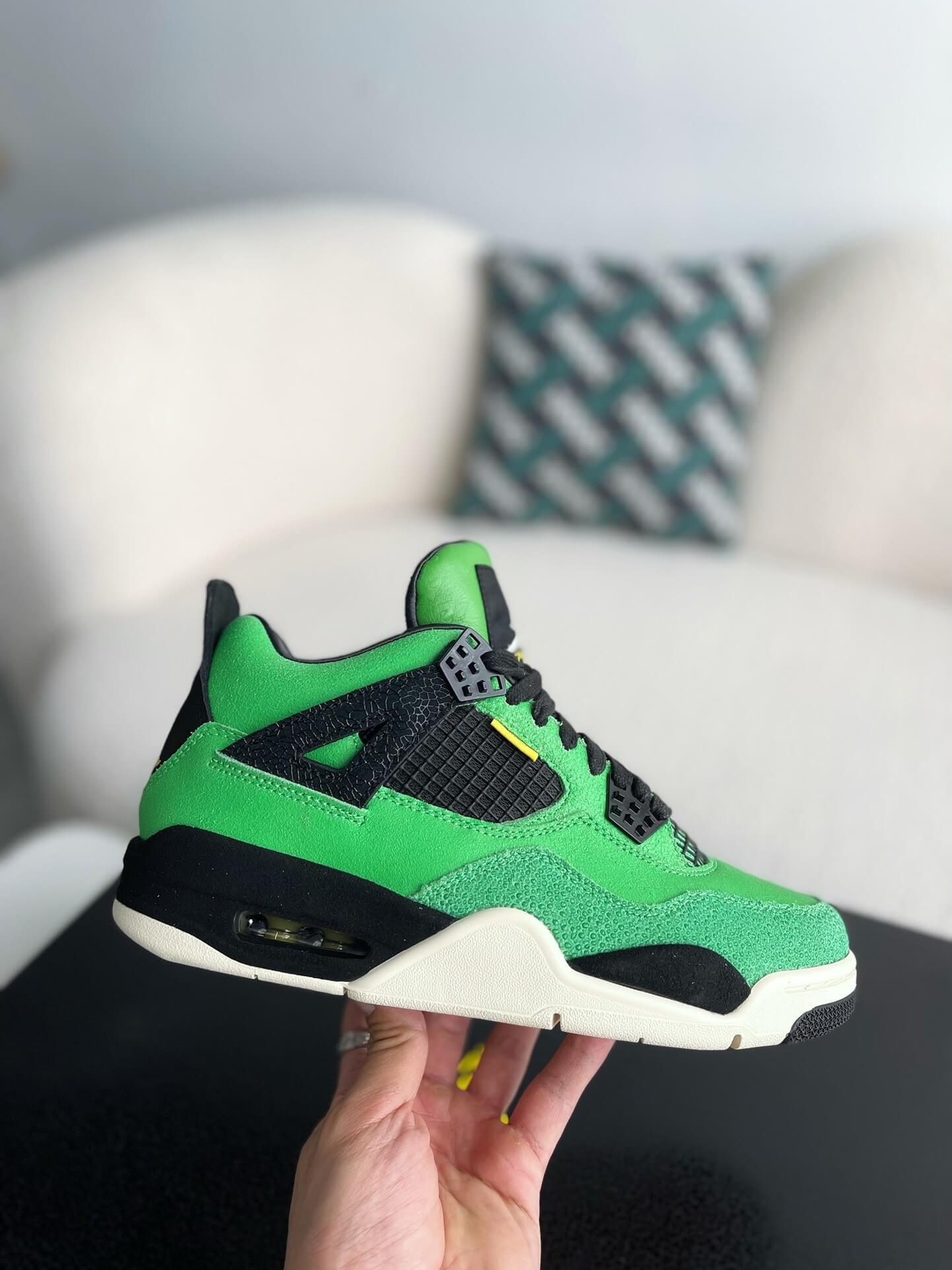 Air Jordan 4 Retro "Manila" Sneaker - tntwear1