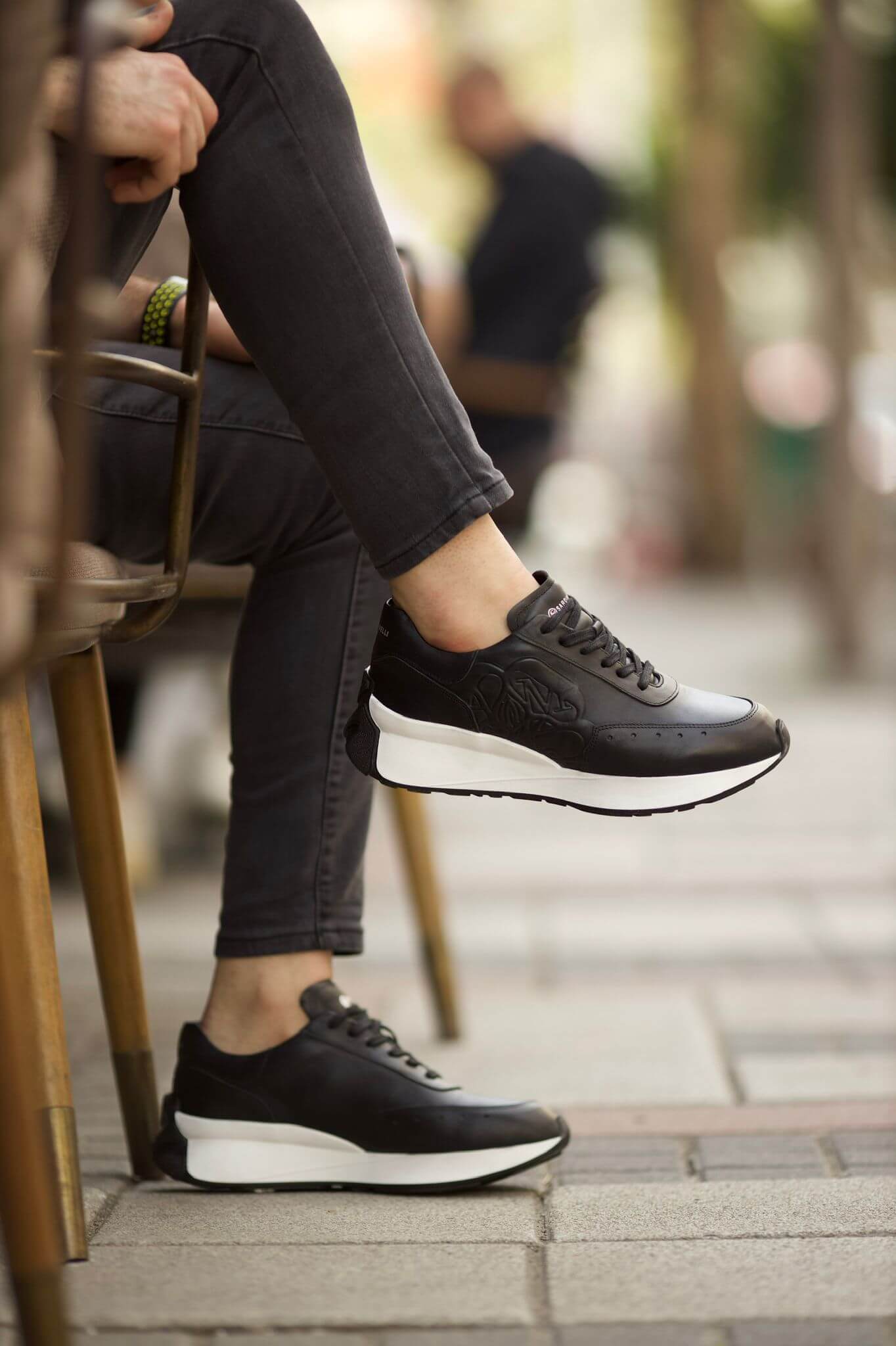 Hollo Black Sneaker