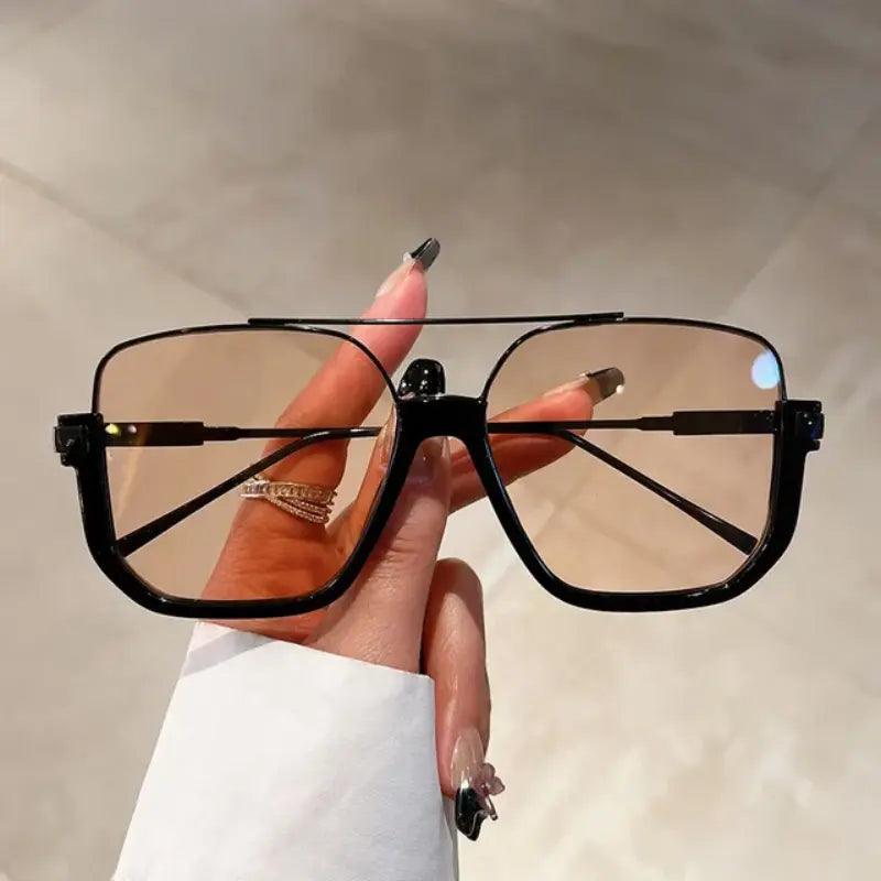 Chic Glare Oversized Sunnies - tntwear1