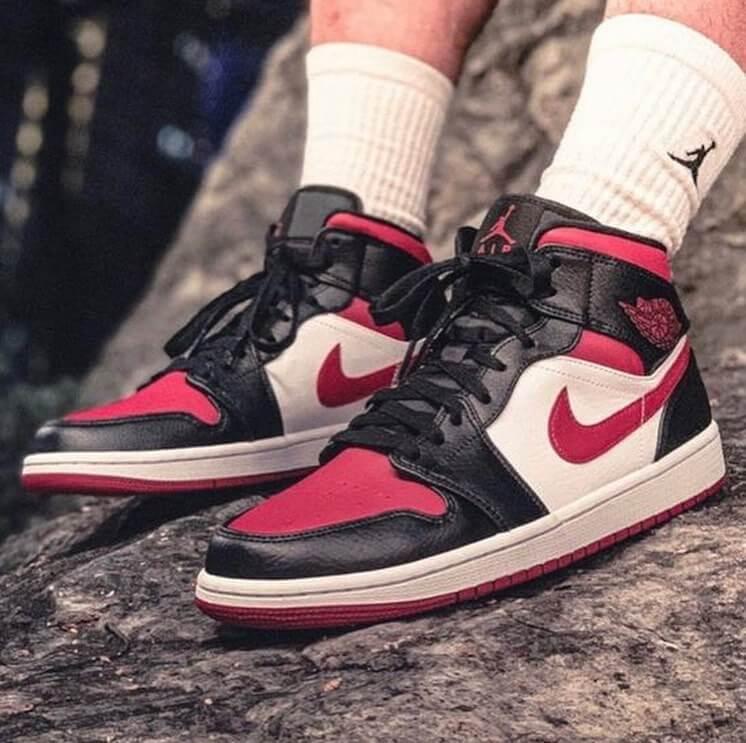 Custom Air Jordan 1 Bred Toe Sneakers - tntwear1