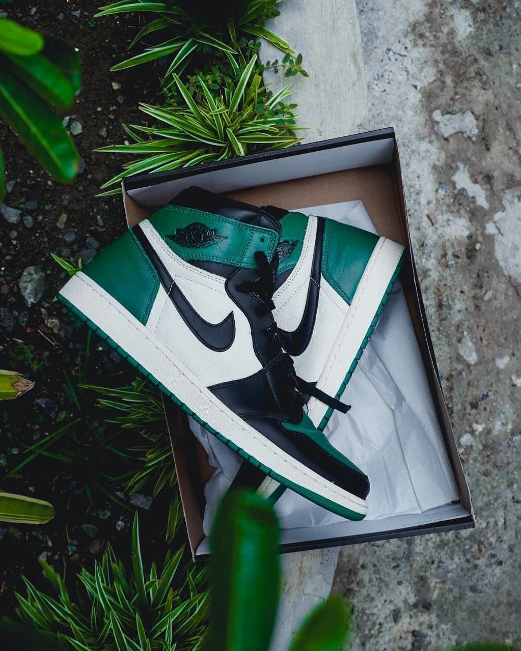 Custom Air Jordan 1 Pine Green Sneakers - tntwear1