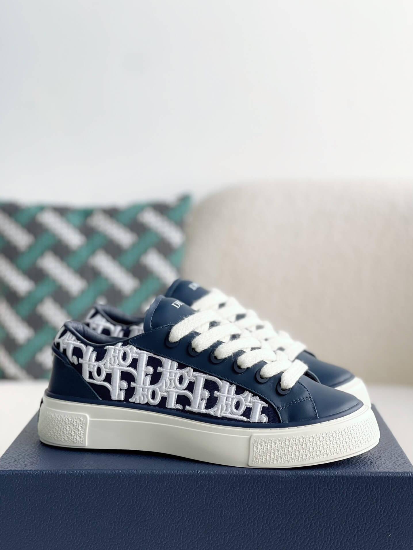 Dior B33 Smooth Calfskin Oblique Raised Embroidery Navy Blue Sneaker - tntwear1