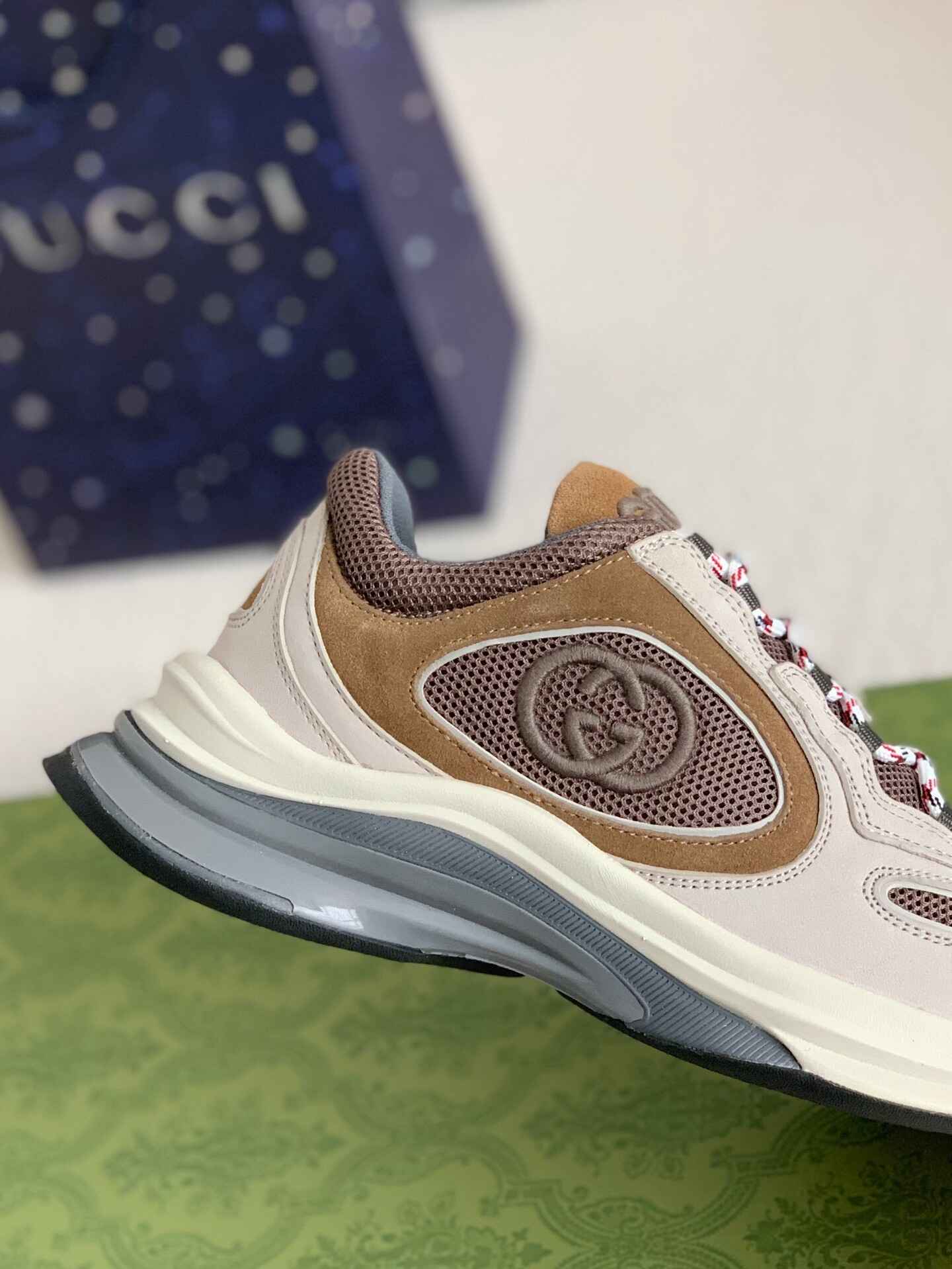 Gucci GG Run Beige Brown Trainer Sneakers.