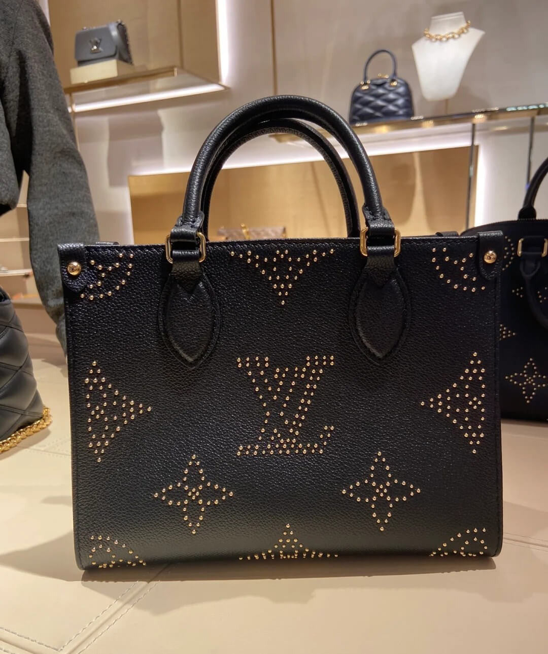 Tntwear OnTheGo Black Monogram With Studs - LUV 418