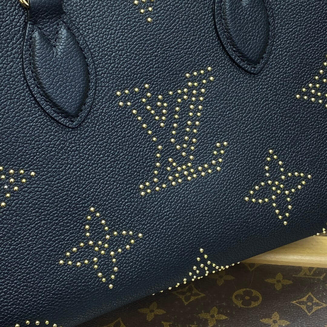 Tntwear OnTheGo Black Monogram With Studs - LUV 418