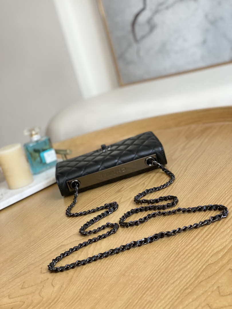 Tntwear - Woc Chain Wallet Bag Black