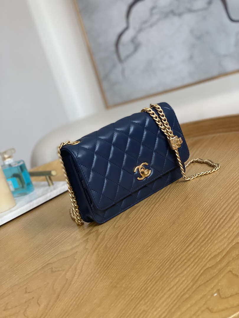 Tntwear - Woc Chain Wallet Bag Blue