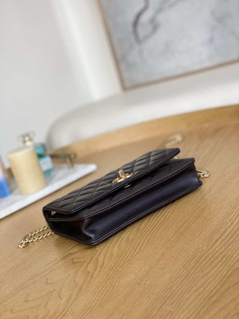 Tntwear - Woc Chain Wallet Bag Dark Brown