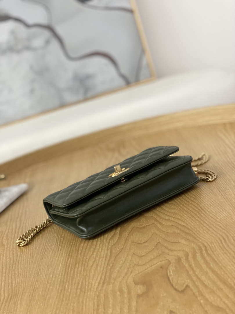 Tntwear - Woc Chain Wallet Bag Green