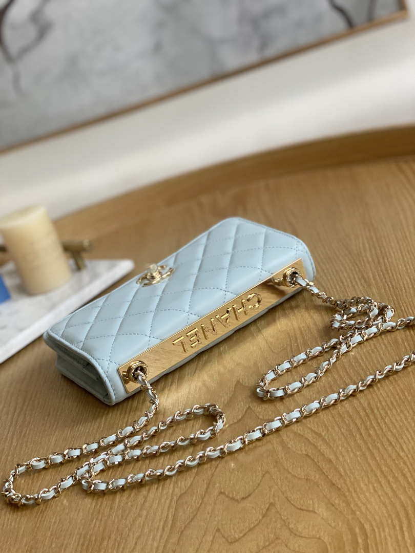 Tntwear - Woc Chain Wallet Bag Light Blue