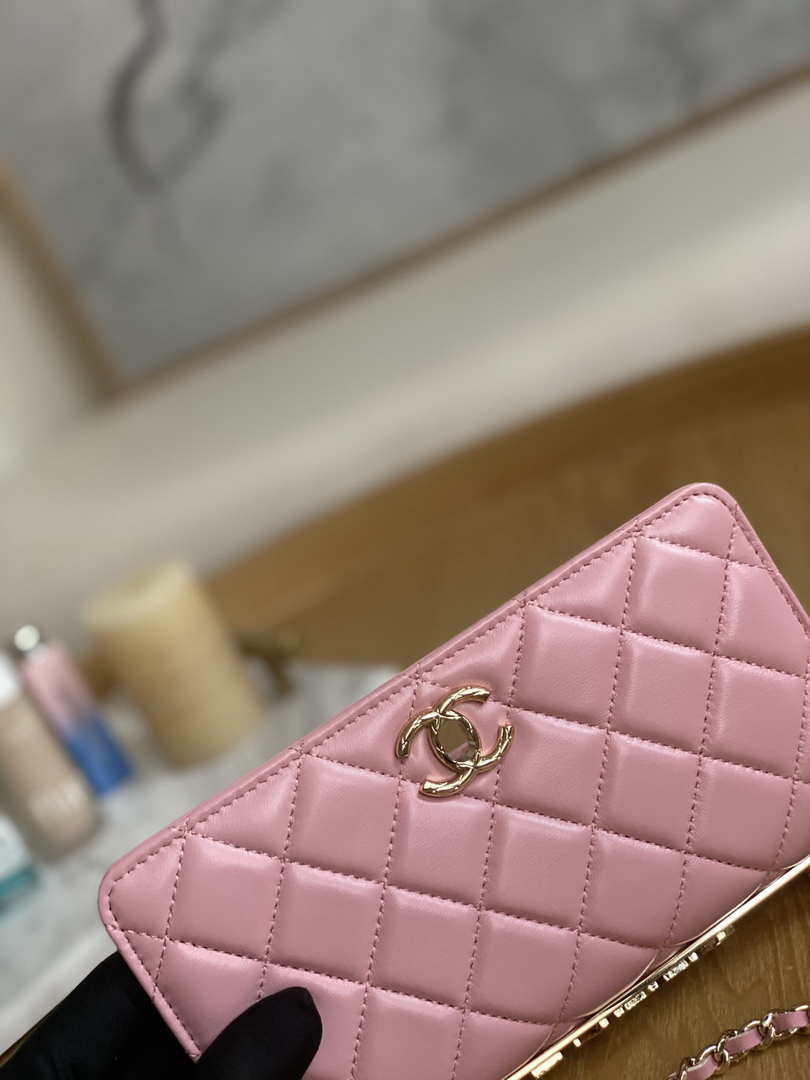 Tntwear - Woc Chain Wallet Bag Pink