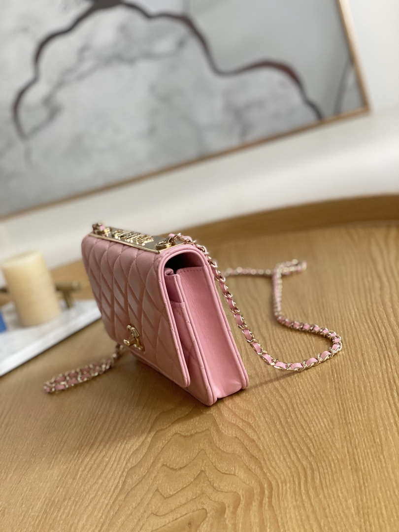 Tntwear - Woc Chain Wallet Bag Pink