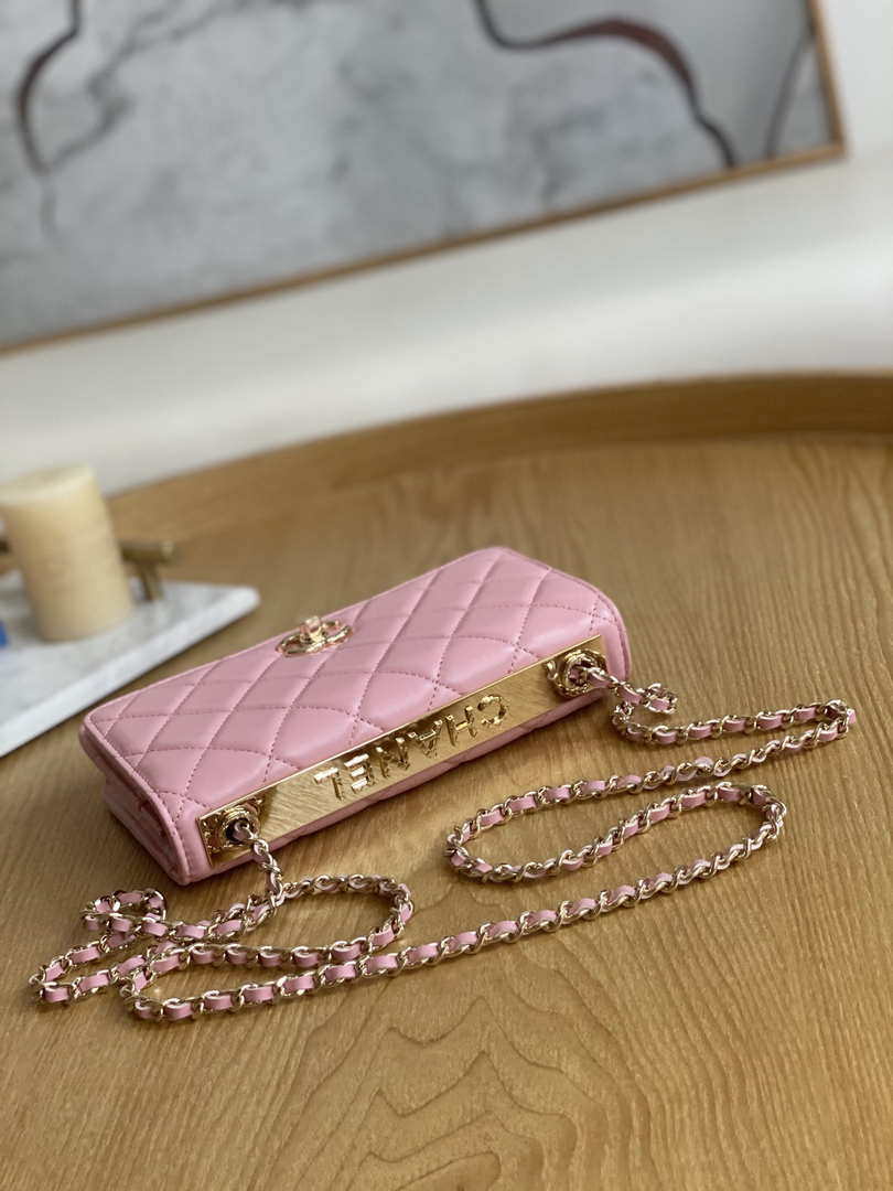 Tntwear - Woc Chain Wallet Bag Pink