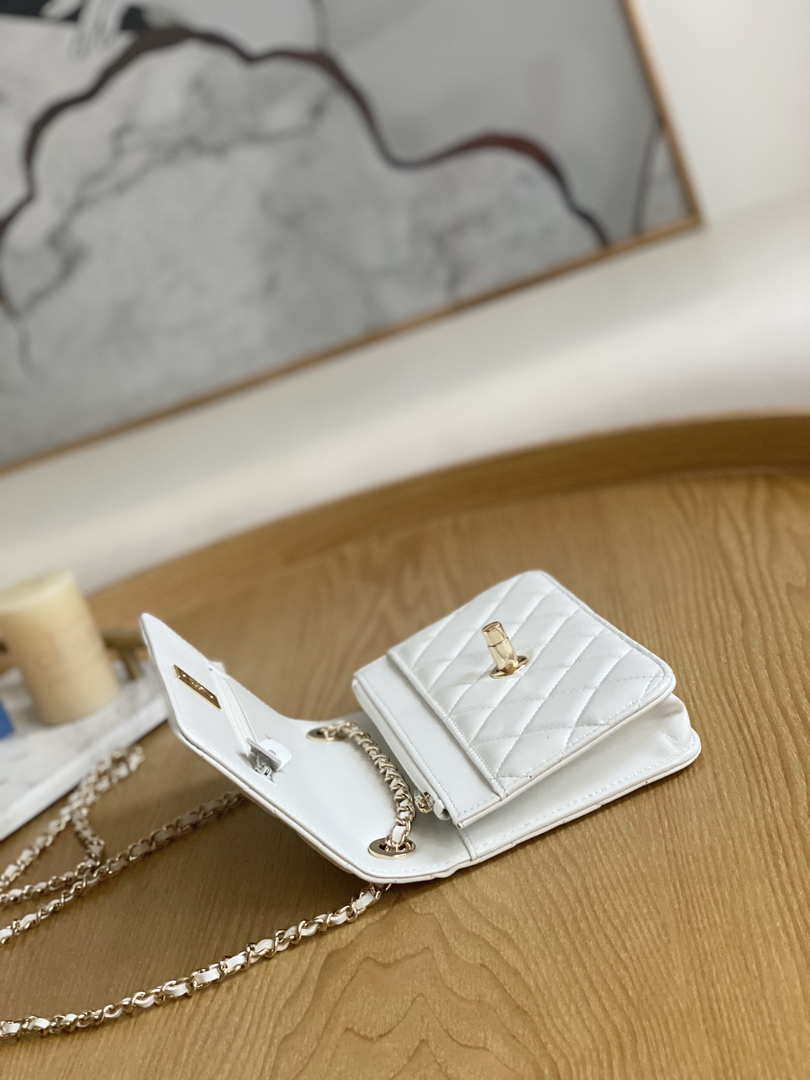 Tntwear - Woc Chain Wallet Bag White