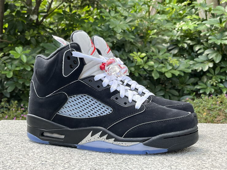 Air Jordan 5 Retro "Black Metallic" Sneaker