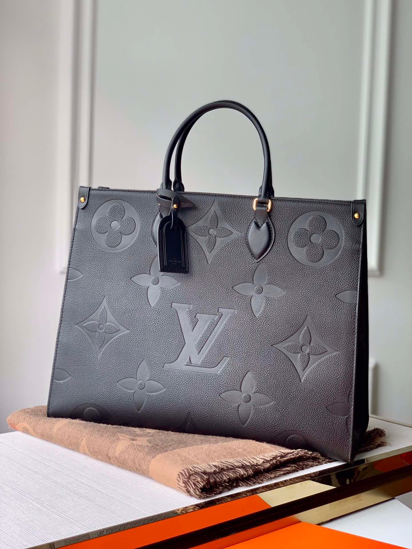 LV Onthego Monogram M44925 - tntwear1