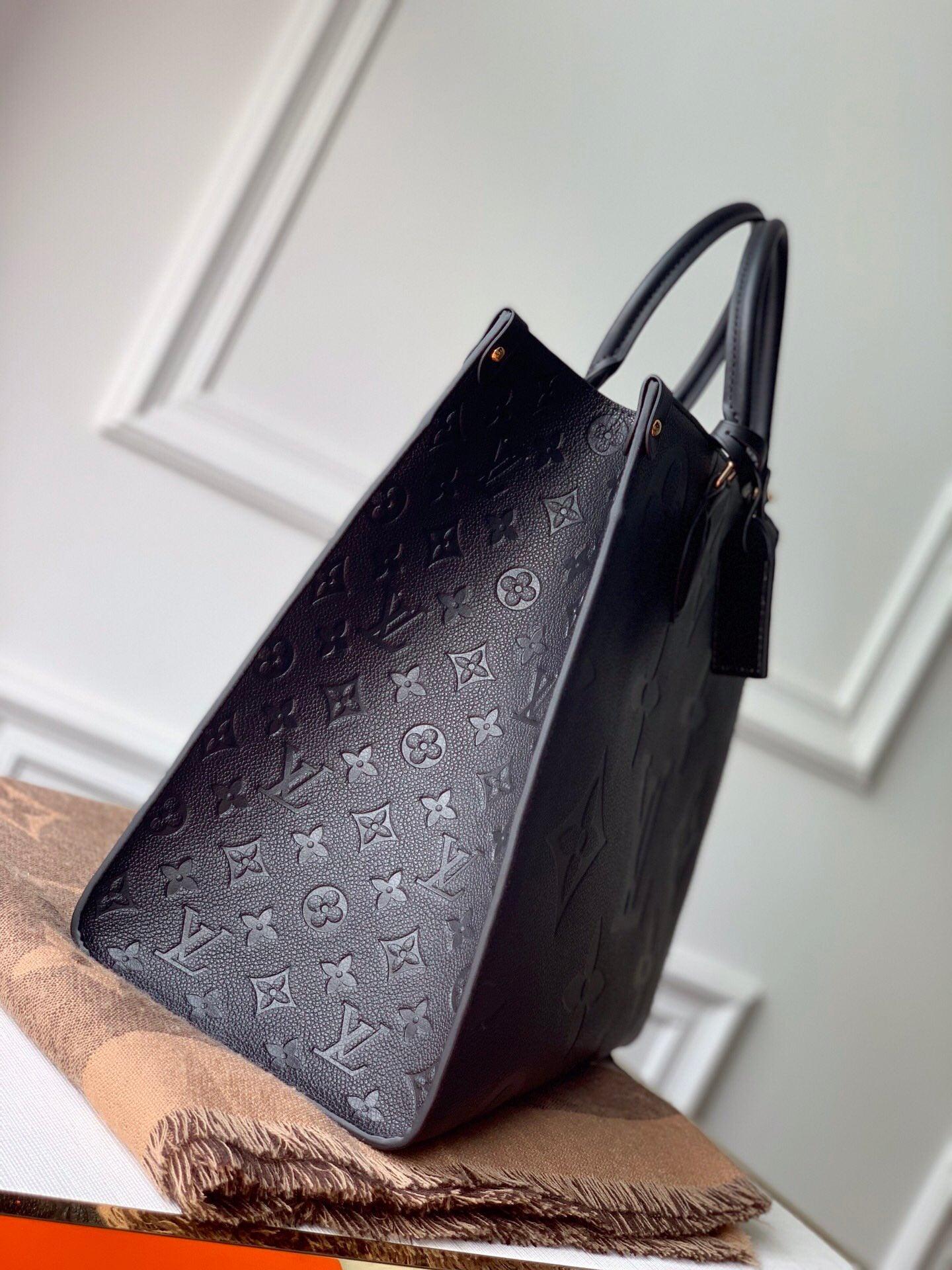 LV Onthego Monogram M44925 - tntwear1