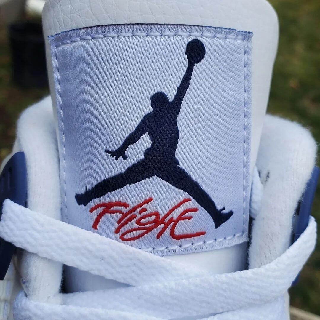 Air Jordan 4 Retro Midnight Navy