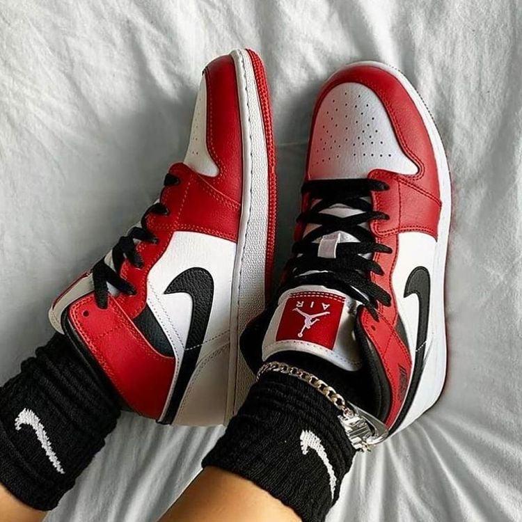 Custom RED Black White Jordan 1 CHICAGO High Q AJ1 UNISEX ( Customs And Box ), Jordan 1 Sneakers FREE SHIPPING WITH FEDEX - tntwear1